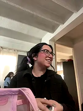 Kloe Novoa online show from 12/15/25, 12:53