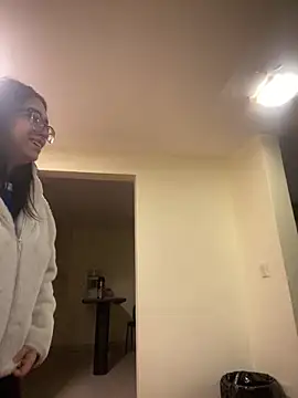 Kloe Novoa online show from 04/16/26, 12:50