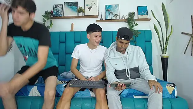 Hot Boys Latinos X online show from 11/13/25, 10:08