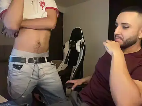 Snapshot of lionandreough chatting on 11/04/25, 11:37 lionandreough online show from 11/04/25, 11:37