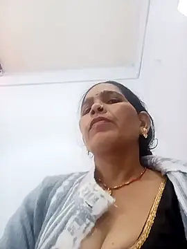 Indiangueen online show from 10/31/25, 10:27