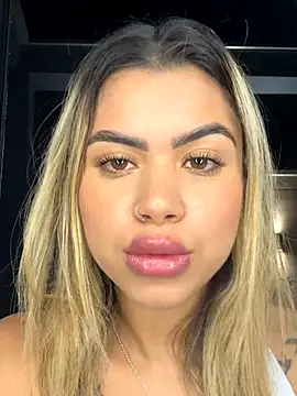 Alanna-foxx online show from 10/29/25, 12:13