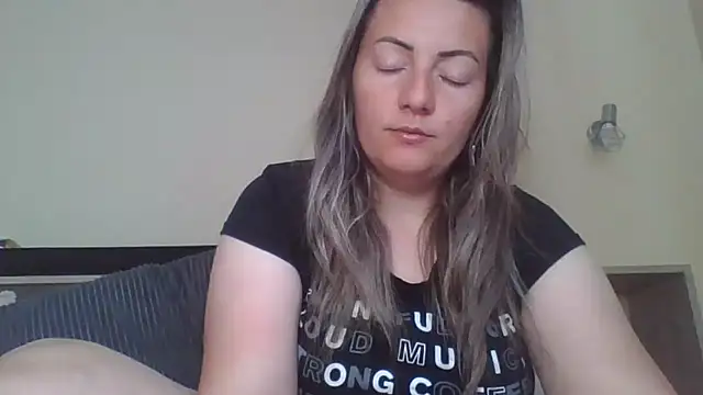 Gabrielaalialiali online show from 04/27/26, 10:02