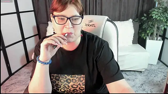 Snapshot of KendallRoie chatting on 10/26/25, 09:26 KendallRoie online show from 10/26/25, 09:26