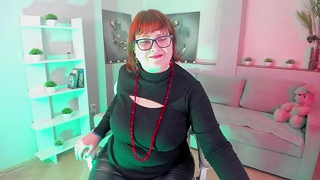 Snapshot of KendallRoie chatting on 10/30/25, 09:44 KendallRoie online show from 10/30/25, 09:44