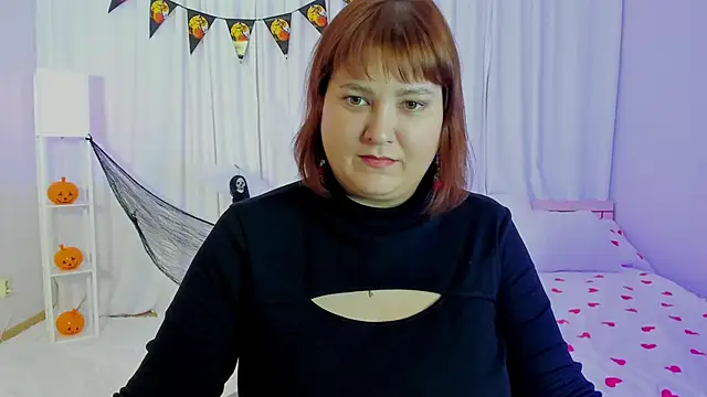 Snapshot of KendallRoie chatting on 11/02/25, 09:22 KendallRoie online show from 11/02/25, 09:22