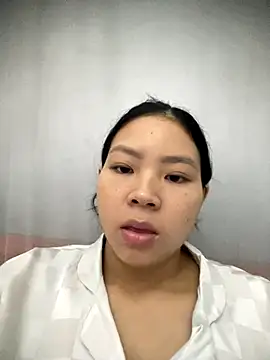 Snapshot of Milk_xx chatting on 11/03/25, 02:51 Milk xx online show from 11/03/25, 02:51