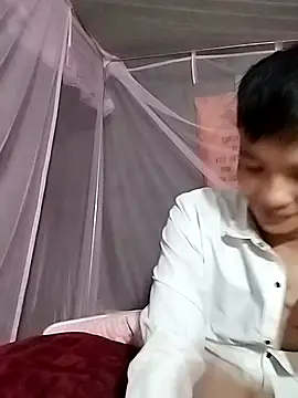 Snapshot of Wet_x chatting on 10/29/25, 03:25 Wet x online show from 10/29/25, 03:25