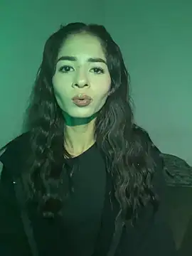 Snapshot of phenixpink22 chatting on 11/03/25, 04:47 phenixpink22 online show from 11/03/25, 04:47