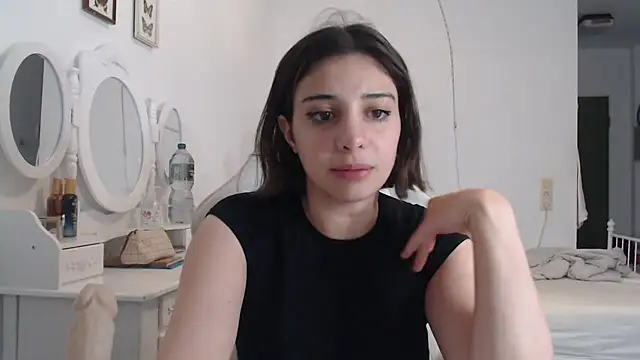 Snapshot of bellefleurrr chatting on 07/01/26, 07:57 bellefleurrr online show from 07/01/26, 07:57