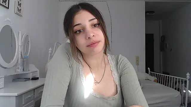 Snapshot of bellefleurrr chatting on 07/03/26, 05:08 bellefleurrr online show from 07/03/26, 05:08