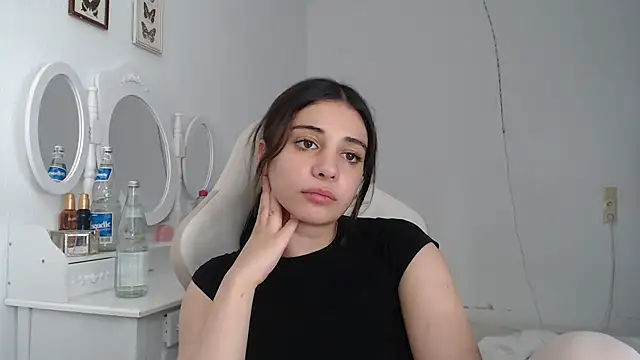 Snapshot of bellefleurrr chatting on 07/13/26, 06:00 bellefleurrr online show from 07/13/26, 06:00