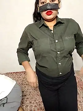 Snapshot of Heena-143 chatting on 04/01/26, 04:15 Heena-143 online show from 04/01/26, 04:15