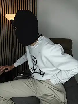 findomhot online show from 12/15/25, 08:46