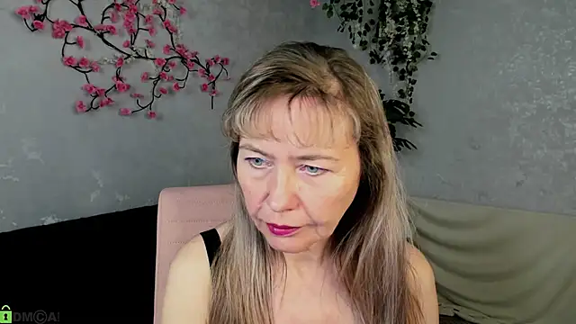 Snapshot of Carla_Vogue chatting on 11/10/25, 04:00 Carla Vogue online show from 11/10/25, 04:00