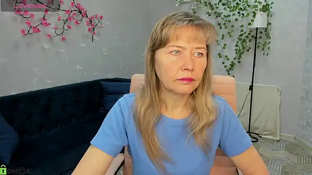 Snapshot of Carla_Vogue chatting on 11/29/25, 02:58 Carla Vogue online show from 11/29/25, 02:58