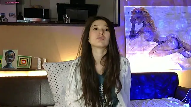 Snapshot of LumiHeart chatting on 04/05/26, 06:43 LumiHeart online show from 04/05/26, 06:43