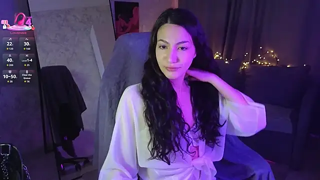 Snapshot of Mulan_Lo chatting on 11/17/25, 08:14 Mulan Lo online show from 11/17/25, 08:14