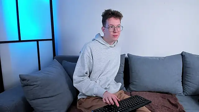 Teddy Parker online show from 11/02/25, 07:55