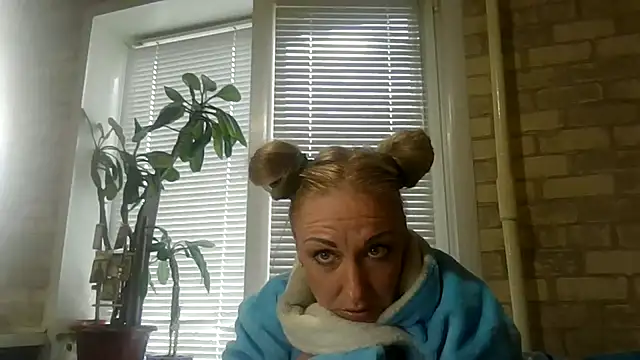 Snapshot of LilaniLoverx chatting on 10/26/25, 12:11 LilaniLoverx online show from 10/26/25, 12:11