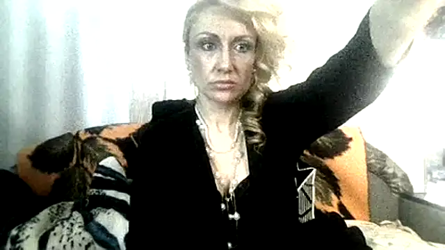 Snapshot of LilaniLoverx chatting on 12/14/25, 12:16 LilaniLoverx online show from 12/14/25, 12:16