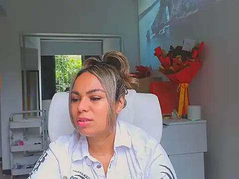 Snapshot of diosadeluniverso chatting on 03/17/26, 12:19 diosadeluniverso online show from 03/17/26, 12:19