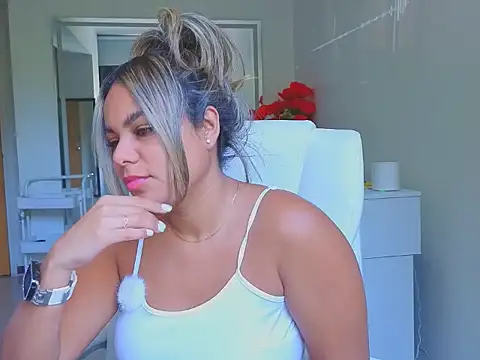 Snapshot of diosadeluniverso chatting on 04/09/26, 02:33 diosadeluniverso online show from 04/09/26, 02:33