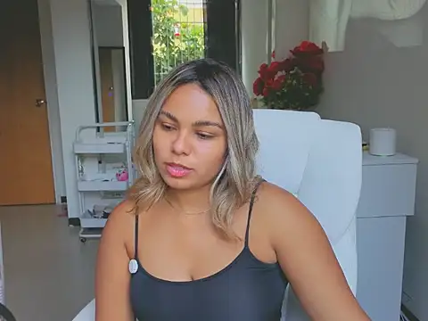 Snapshot of diosadeluniverso chatting on 04/22/26, 12:18 diosadeluniverso online show from 04/22/26, 12:18