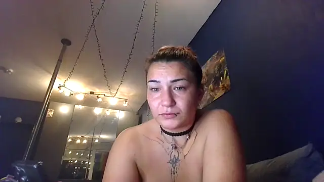 Snapshot of Hausverbot3 chatting on 05/22/26, 01:13 Hausverbot3 online show from 05/22/26, 01:13