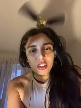 Snapshot of gigi333regi chatting on 11/27/25, 09:33 gigi333regi online show from 11/27/25, 09:33