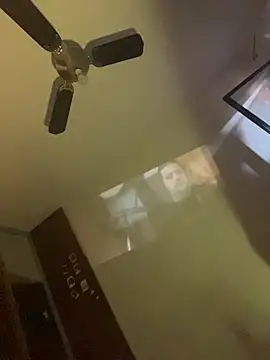 gigi333regi online show from 12/18/25, 01:06