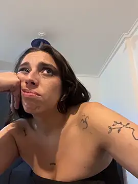 gigi333regi online show from 02/25/26, 02:10