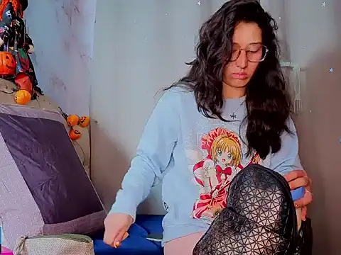 eva delight  online show from 10/29/25, 11:34