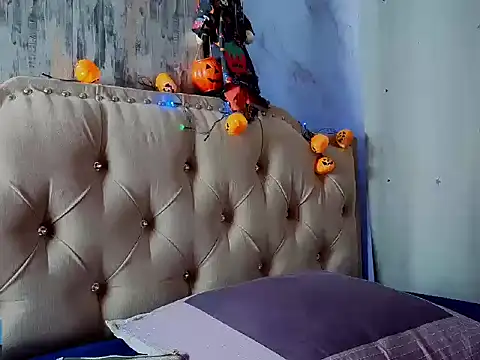 eva delight  online show from 10/31/25, 11:22