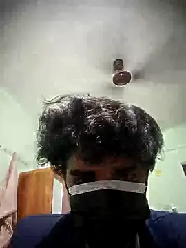 Snapshot of kriZ08 chatting on 10/27/25, 11:14 kriZ08 online show from 10/27/25, 11:14