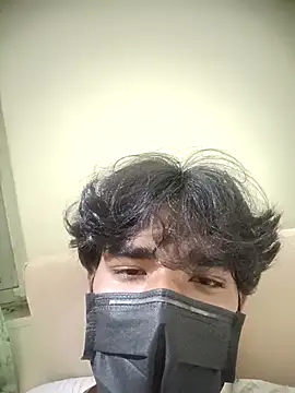 Snapshot of kriZ08 chatting on 11/01/25, 05:37 kriZ08 online show from 11/01/25, 05:37