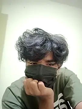 Snapshot of kriZ08 chatting on 11/16/25, 05:13 kriZ08 online show from 11/16/25, 05:13