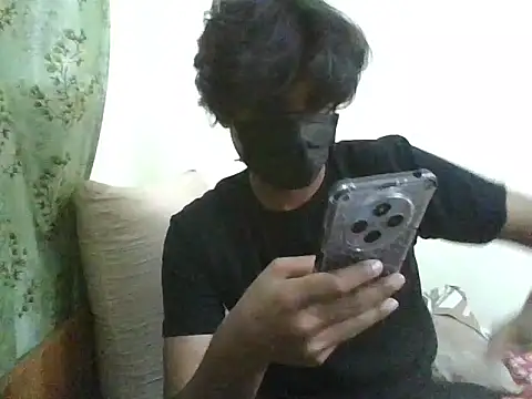 Snapshot of kriZ08 chatting on 03/20/26, 05:51 kriZ08 online show from 03/20/26, 05:51