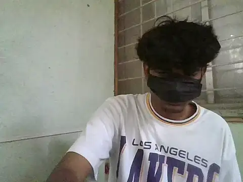 Snapshot of kriZ08 chatting on 03/30/26, 11:44 kriZ08 online show from 03/30/26, 11:44