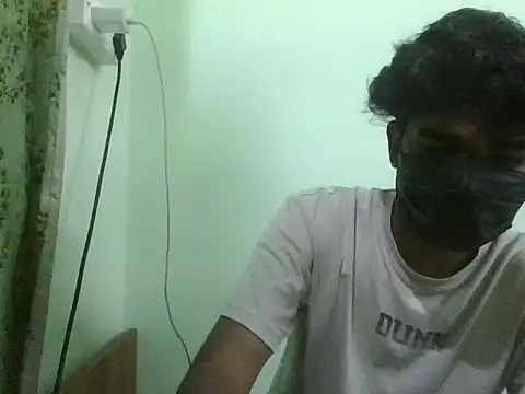 Snapshot of kriZ08 chatting on 04/13/26, 05:18 kriZ08 online show from 04/13/26, 05:18