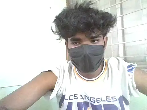 Snapshot of kriZ08 chatting on 04/14/26, 10:21 kriZ08 online show from 04/14/26, 10:21