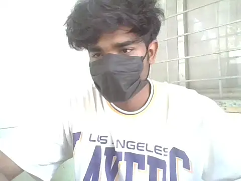 Snapshot of kriZ08 chatting on 04/17/26, 05:32 kriZ08 online show from 04/17/26, 05:32