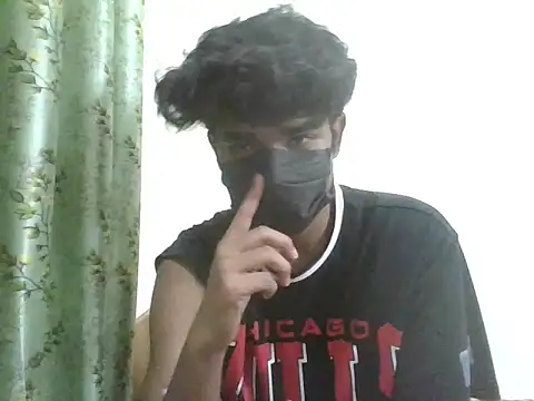 Snapshot of kriZ08 chatting on 04/21/26, 06:12 kriZ08 online show from 04/21/26, 06:12