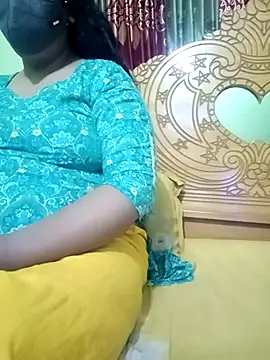 Snapshot of Nupur-00 chatting on 11/19/25, 06:19 Nupur-00 online show from 11/19/25, 06:19