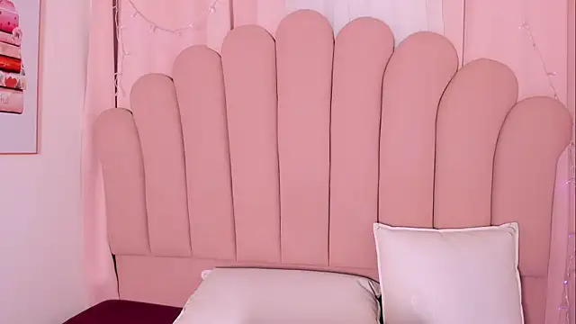 Snapshot of AlyssaVelascuria chatting on 10/26/25, 04:07 AlyssaVelascuria online show from 10/26/25, 04:07