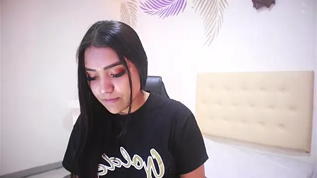 Isabelle Lane online show from 12/02/25, 12:32