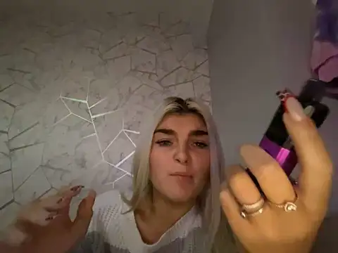 Snapshot of rosie-hipstergal chatting on 11/10/25, 11:48 rosie-hipstergal online show from 11/10/25, 11:48