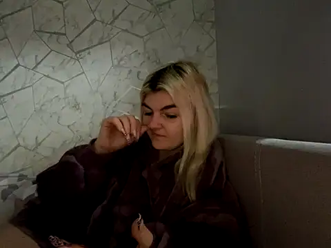 Snapshot of rosie-hipstergal chatting on 11/15/25, 01:51 rosie-hipstergal online show from 11/15/25, 01:51