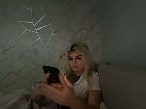 Snapshot of rosie-hipstergal chatting on 11/21/25, 11:36 rosie-hipstergal online show from 11/21/25, 11:36