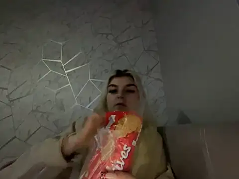 Snapshot of rosie-hipstergal chatting on 11/29/25, 11:19 rosie-hipstergal online show from 11/29/25, 11:19